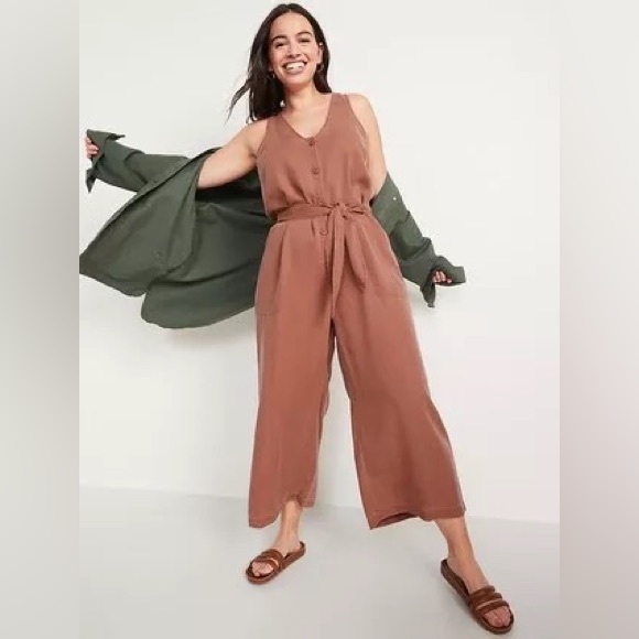 NWT Old Navy voop neck button up wide leg sleeveless mauve jumpsuit - Picture 1 of 6